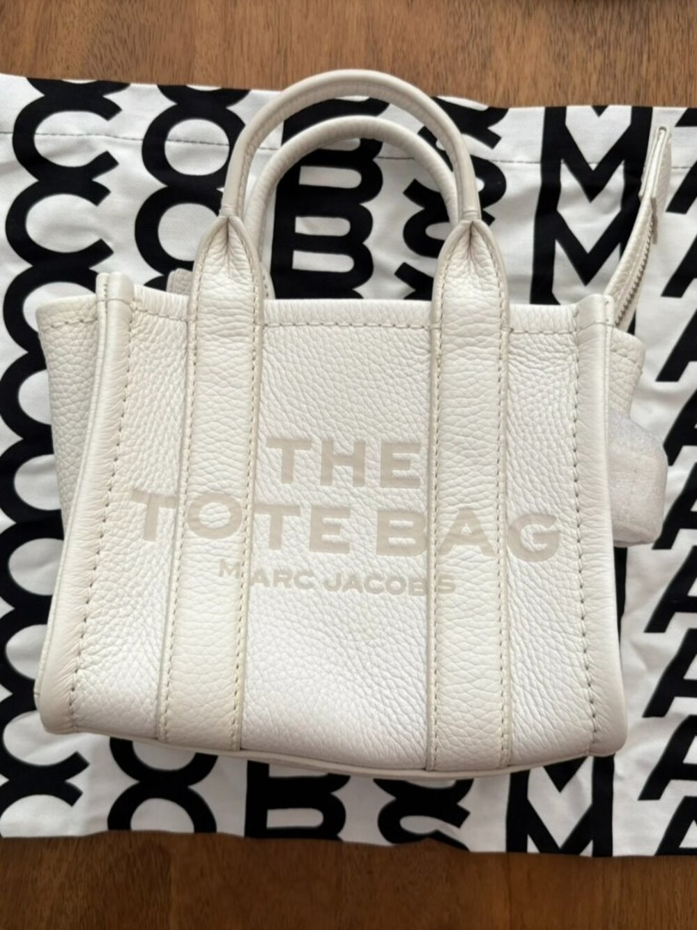 Marc Jacobs Women's The Leather Crossbody Tote Bag